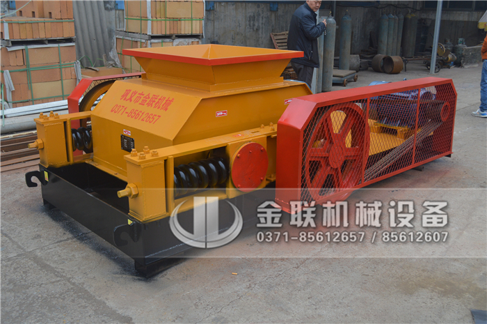 玻璃破碎用雙齒輥破碎機(jī)好嗎，購買一臺(tái)需要多少錢？