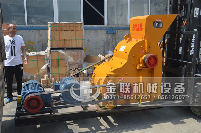 哪個廠家煤矸石粉碎機優(yōu)勢多，購買一臺需要多少錢？