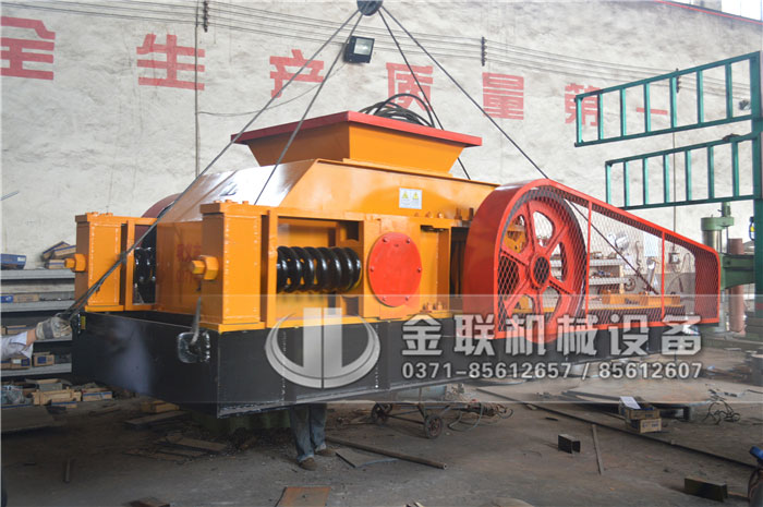 雙齒輥破碎機(jī)安裝、試機(jī)時都有哪些注意事項(xiàng)？