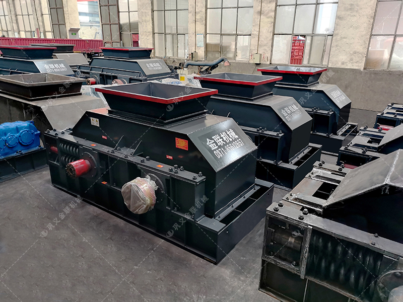 2PGY1200x800型半自動液壓對輥制砂機發(fā)貨圖片