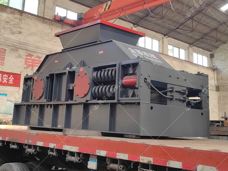 2PGY1200x800液壓對(duì)輥制砂機(jī)發(fā)往吉林 石英石制砂