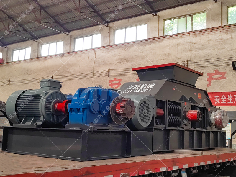 1200x800大型河卵石破碎機設備發(fā)貨圖片