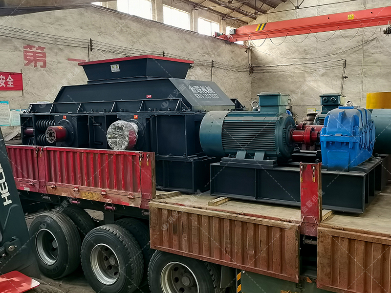 1500x1000型對輥制砂機(jī) 大型制砂機(jī)發(fā)往內(nèi)蒙古 1500x1000型對輥制砂機(jī) 大型制砂機(jī)發(fā)往內(nèi)蒙古