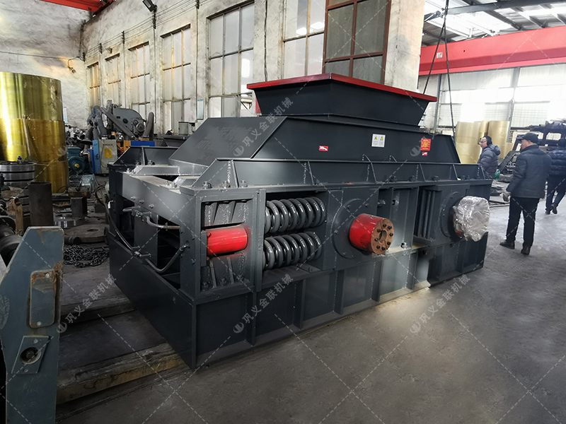 1500x1000型對輥破碎機(jī)發(fā)貨 破碎河卵石