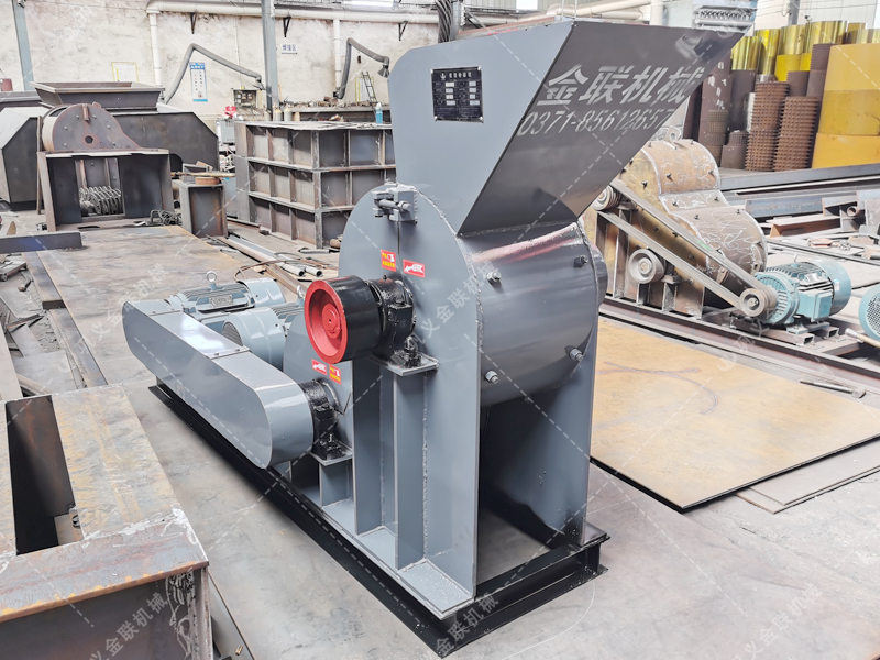 小型雙級粉碎機發(fā)貨圖片_發(fā)往山東煙臺_破碎粉煤灰