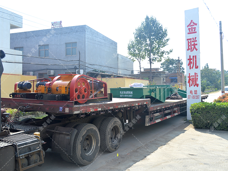 對輥機,直線篩發(fā)貨圖片_發(fā)往廣東肇慶_處理干粉沙漿 對輥機,直線篩發(fā)貨圖片_發(fā)往廣東肇慶_處理干粉沙漿