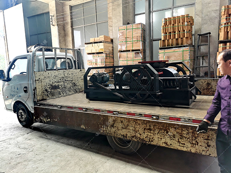 2PG400X250對(duì)輥破碎機(jī)發(fā)貨圖片_發(fā)往湖南長沙_破碎焦沫