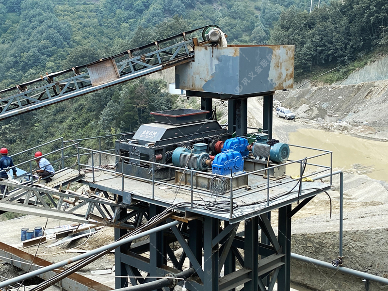 影響對(duì)輥制砂機(jī)生產(chǎn)效率的因素有哪些？推薦廠(chǎng)家