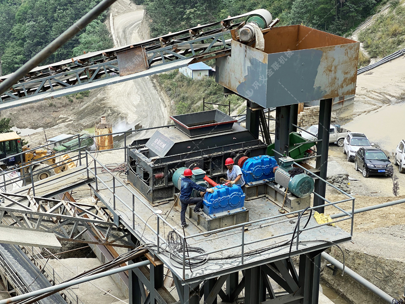 傳統(tǒng)破碎生產(chǎn)線為何要加裝對輥破碎機作為終破設備？